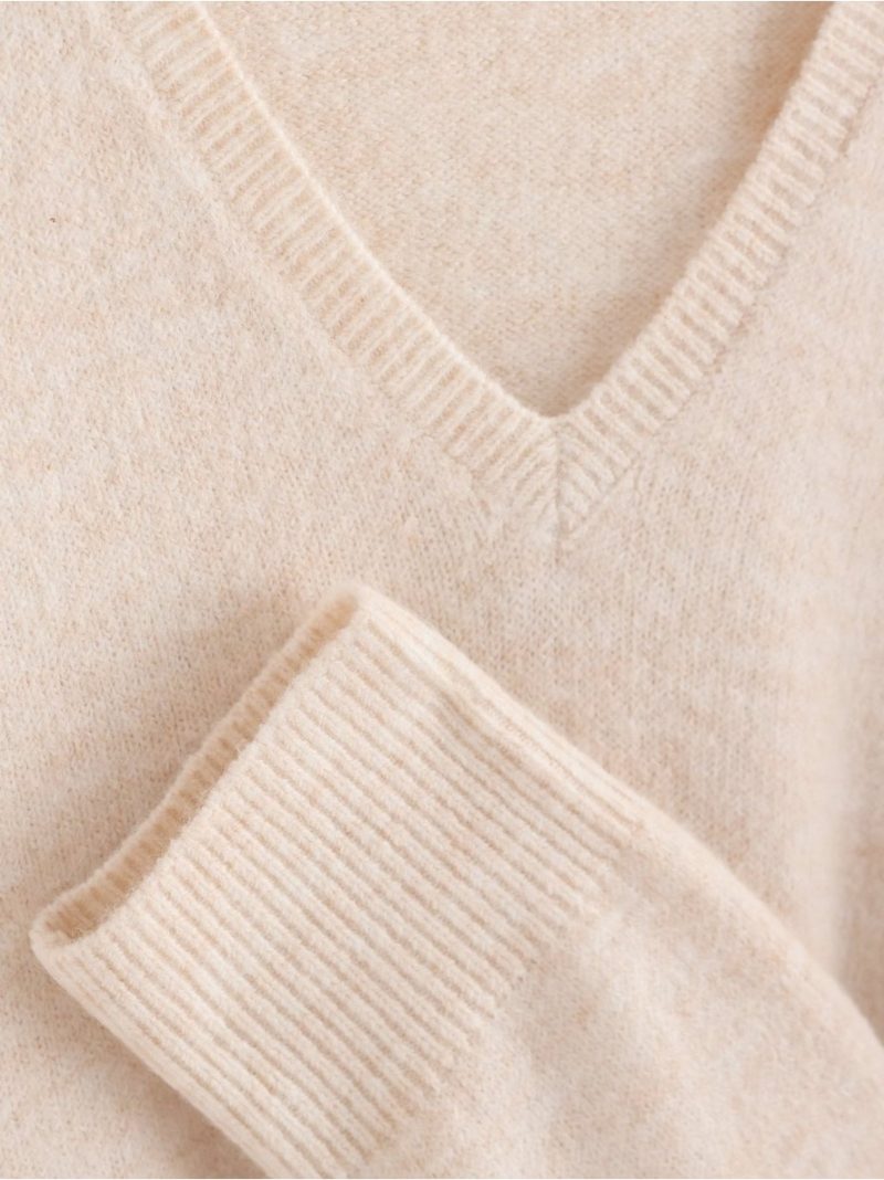 Fine-knit jumper with v-neck - 3013450-2659