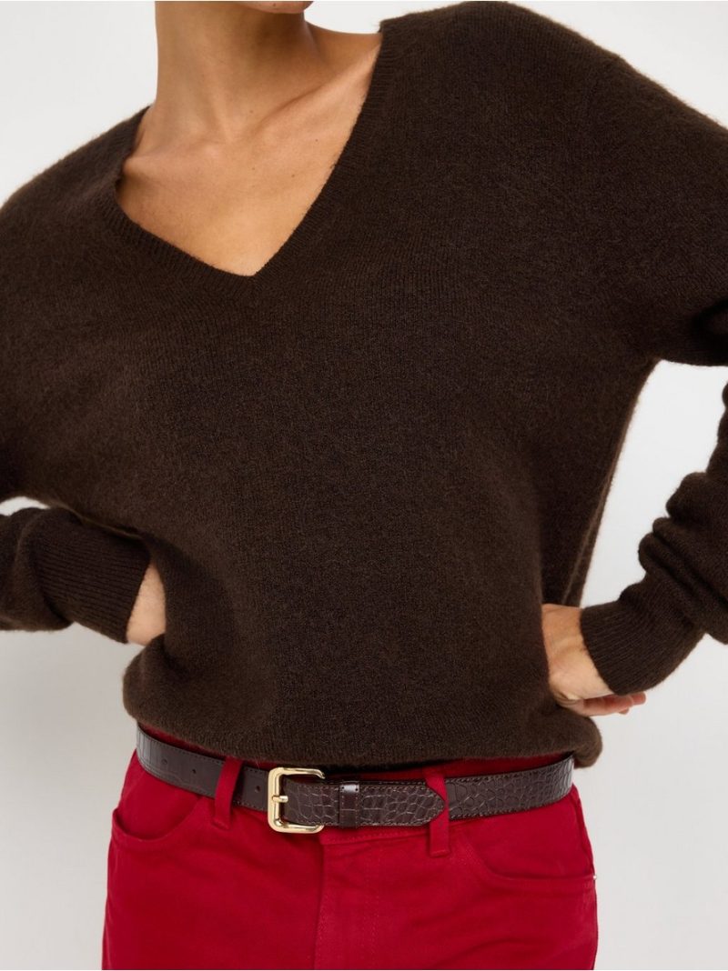 Fine-knit jumper with v-neck - 3013450-7024