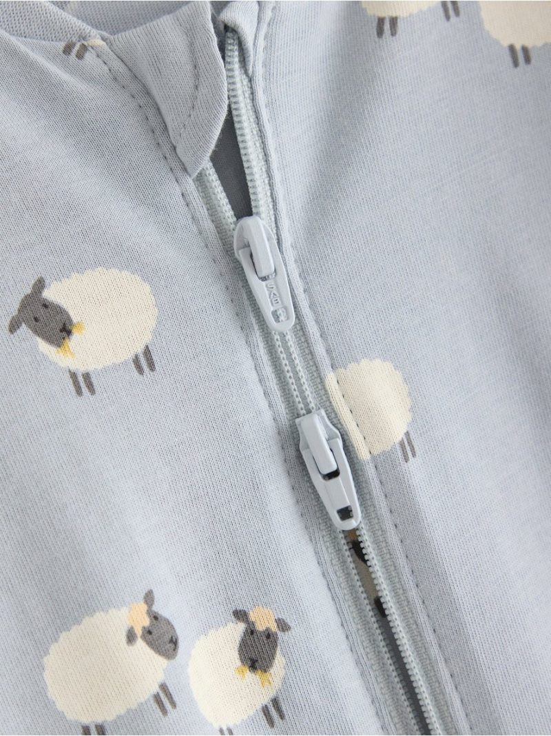 Pyjamas with application at the back - 3013913-8403