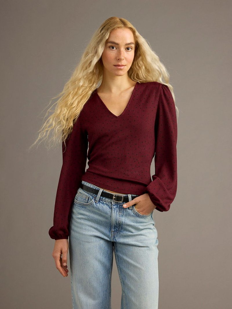 Majica - V-neck top with structure