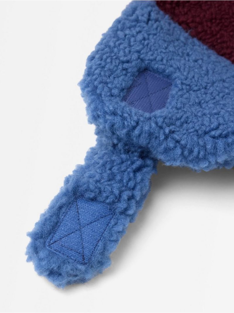 Trapper hat in pile - 3013136-2023